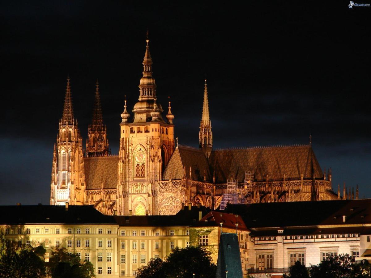 The Bookhouse, 5-Bedroom Residence By Prague Castle Zewnętrze zdjęcie