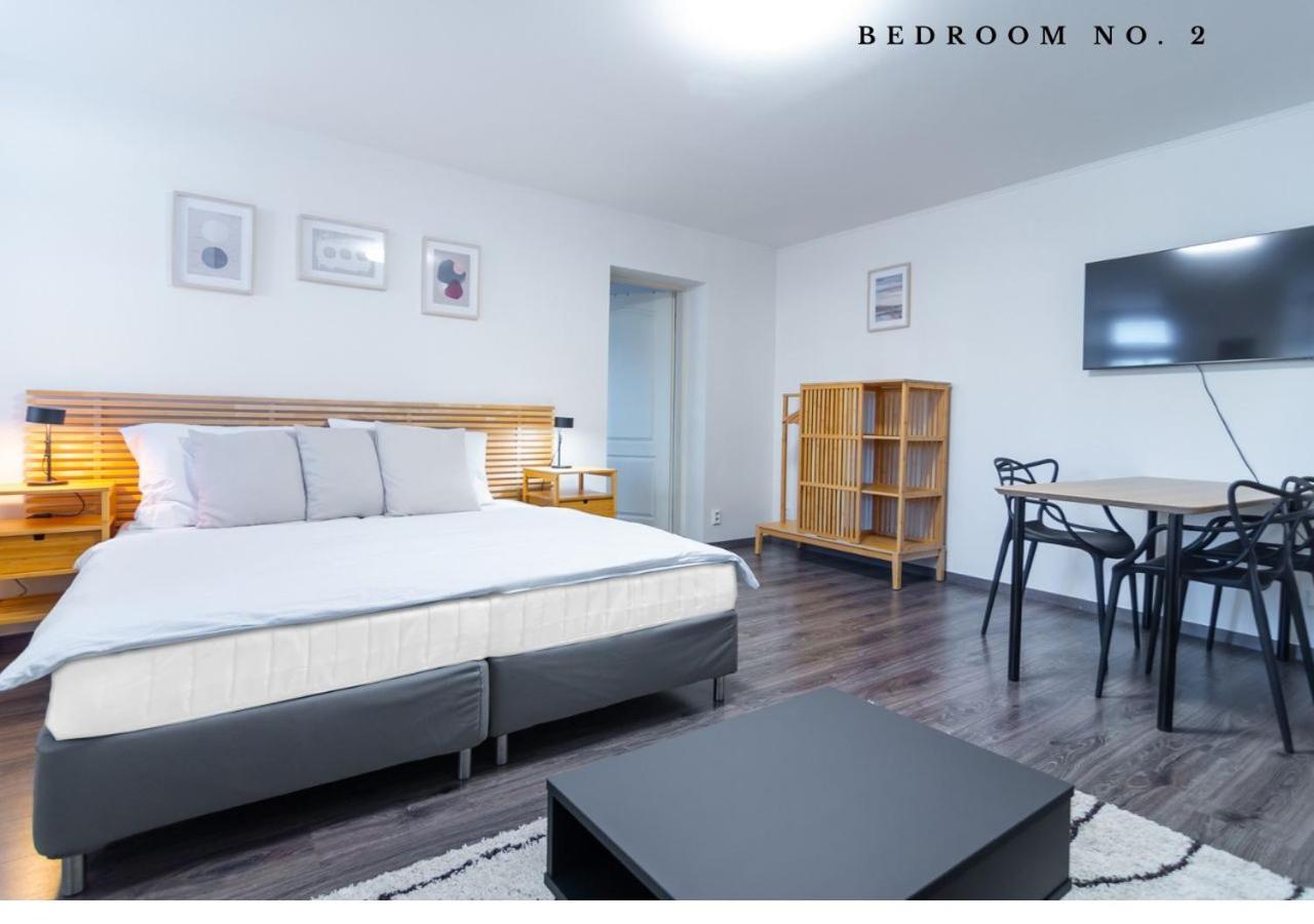 The Bookhouse, 5-Bedroom Residence By Prague Castle Zewnętrze zdjęcie